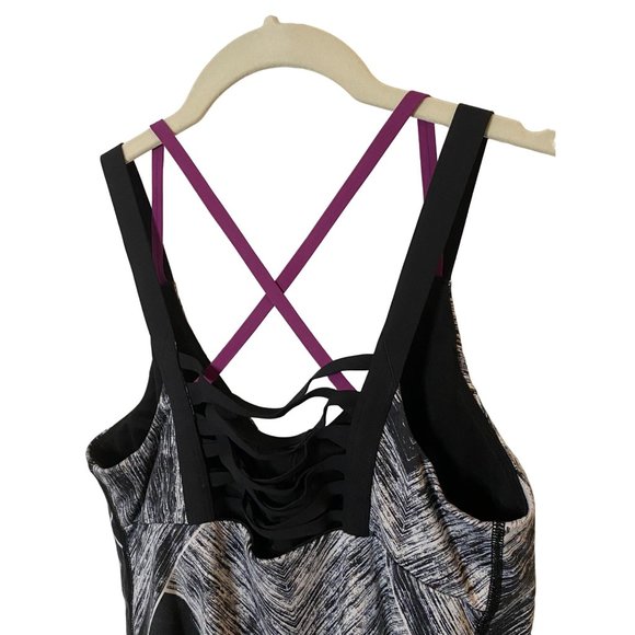 LULULEMON Tank Top Hot To Street Built In Support Bra Black White Luxtreme Sz‎ 8 - Picture 5 of 8